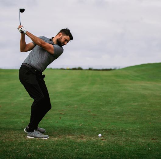what to wear to top golf